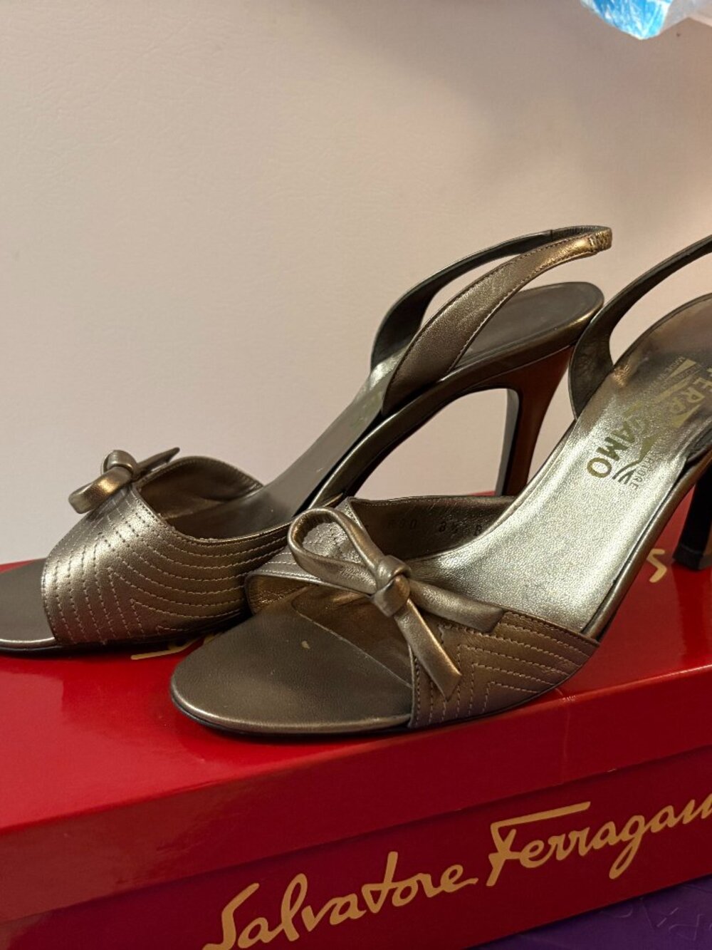 Salvatore Ferragamo Sheffield Metallic Slingback Sandals 8.5B